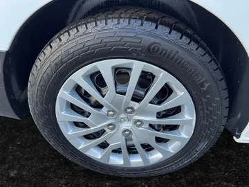 Car image 40