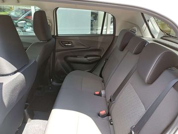 Car image 13