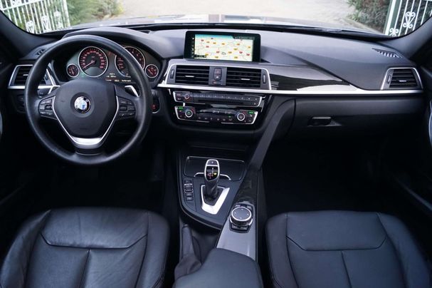 BMW 320i Touring 135 kW image number 36