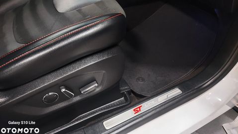 Car image 36