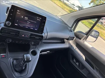 Car image 37