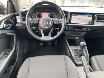 Car image 14