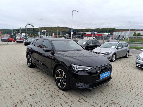 Audi e-tron 55 quattro S-line 300 kW image number 1