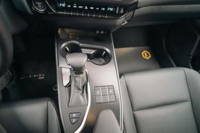 Car image 25