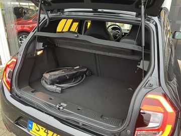 Car image 31