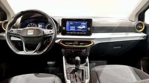 Car image 10