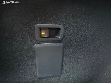 Car image 35