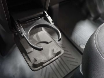 Car image 33