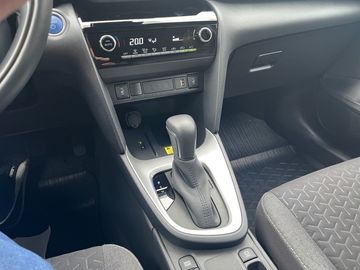 Car image 14