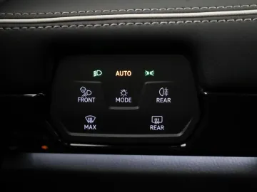 Car image 35