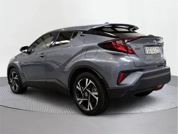 Car image 5