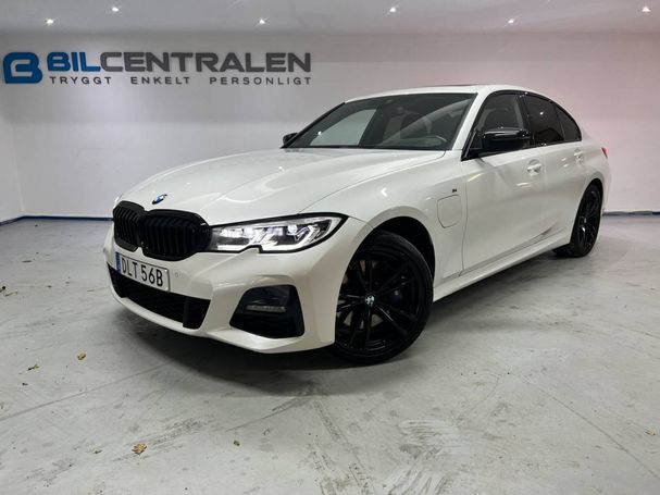 BMW 330 e M Sport Steptronic 216 kW image number 2