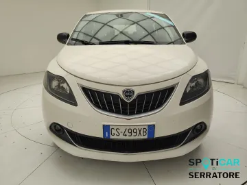 Car image 2