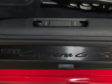 Car image 29