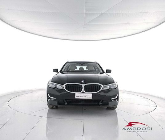 BMW 320d Touring 140 kW image number 3