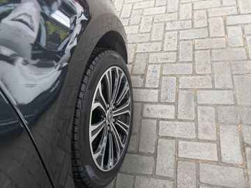 Car image 29