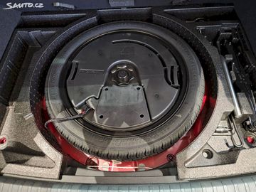Car image 29