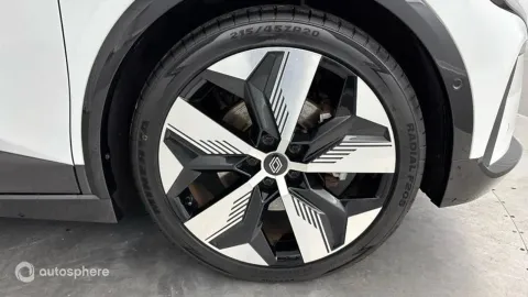 Car image 20
