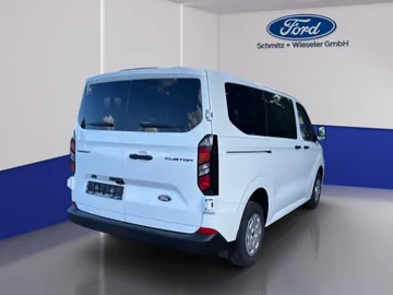 Car image 30
