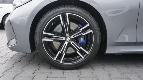 Car image 33