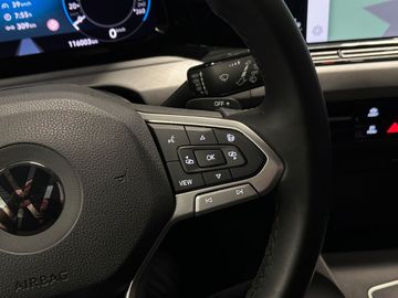 Car image 37