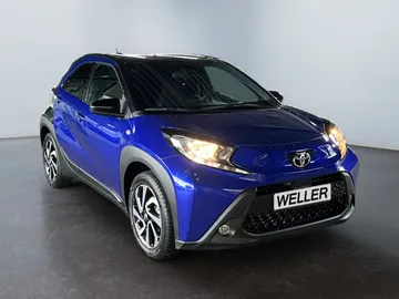 Car image 2