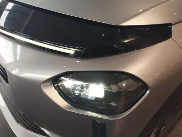 Car image 22