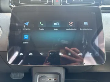 Car image 25
