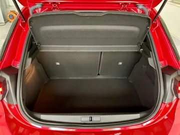 Car image 30