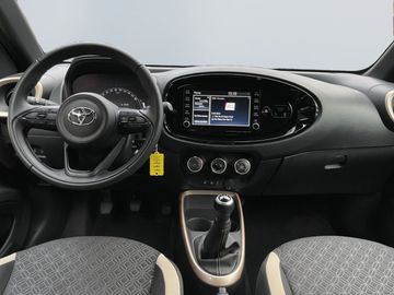 Car image 8