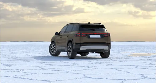 Car image 9