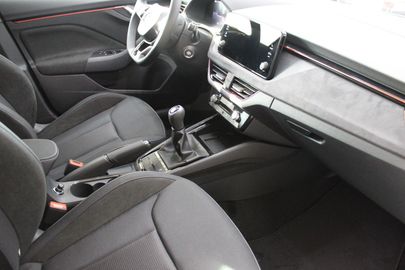 Car image 11