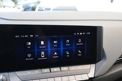 Car image 29