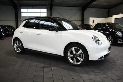 Car image 2
