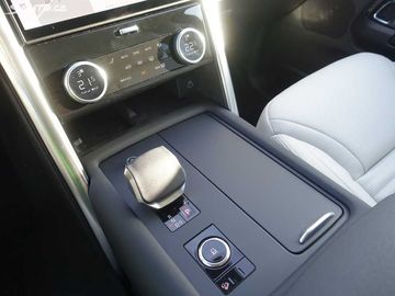 Car image 32