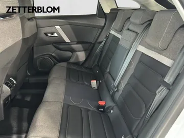 Car image 27