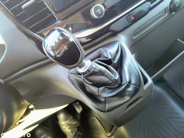 Car image 40
