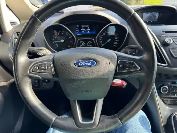 Car image 32