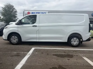 Car image 30