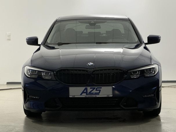 BMW 330i Sport Line 190 kW image number 4