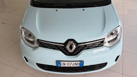 Car image 17