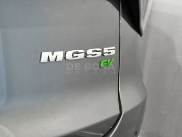 Car image 28