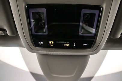 Car image 36