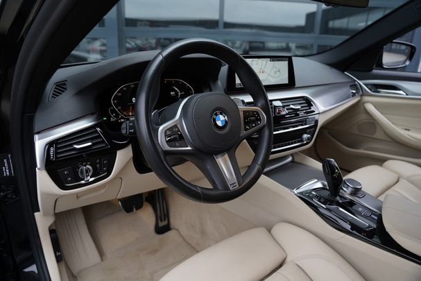 BMW 520d Touring xDrive 140 kW image number 11