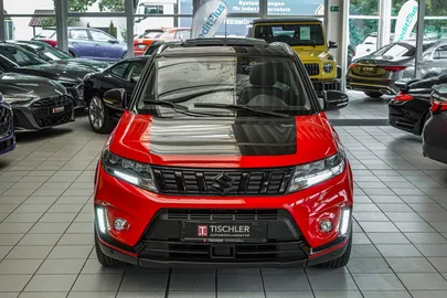Car image 4