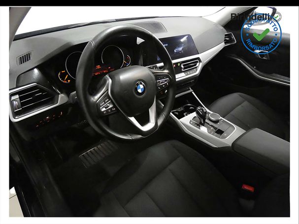 BMW 320d Touring xDrive Advantage 140 kW image number 9