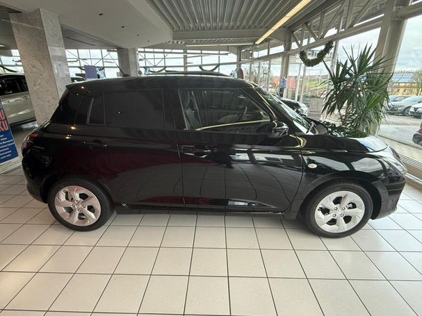 Suzuki Swift 1.2 Dualjet Hybrid Comfort CVT 61 kW image number 4