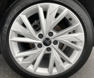 Car image 36