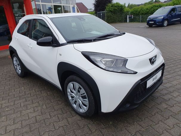 Toyota Aygo X 53 kW image number 2