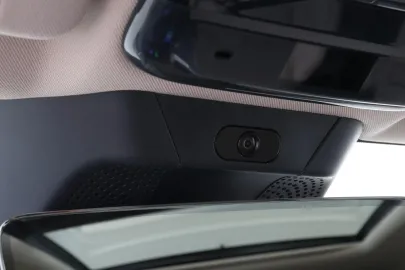 Car image 49